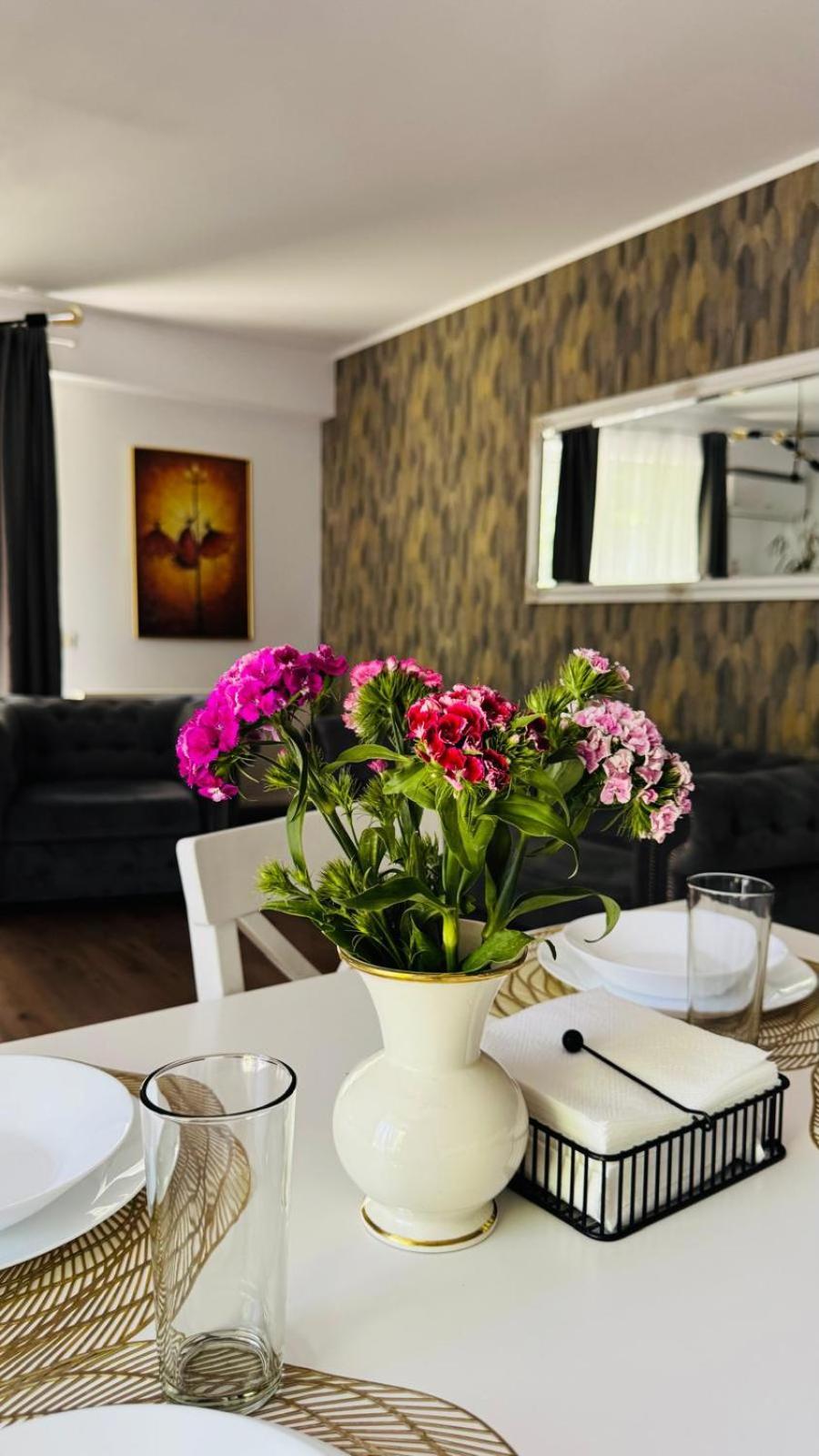 La Maison De Zoe - Airport Residences Otopeni Dış mekan fotoğraf